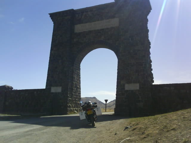 001 Yellowstone Arch 19th Apr 2010.jpg